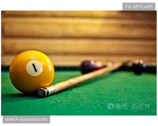 创意台球足球融合摆件彰显运动与艺术完美结合新品登场